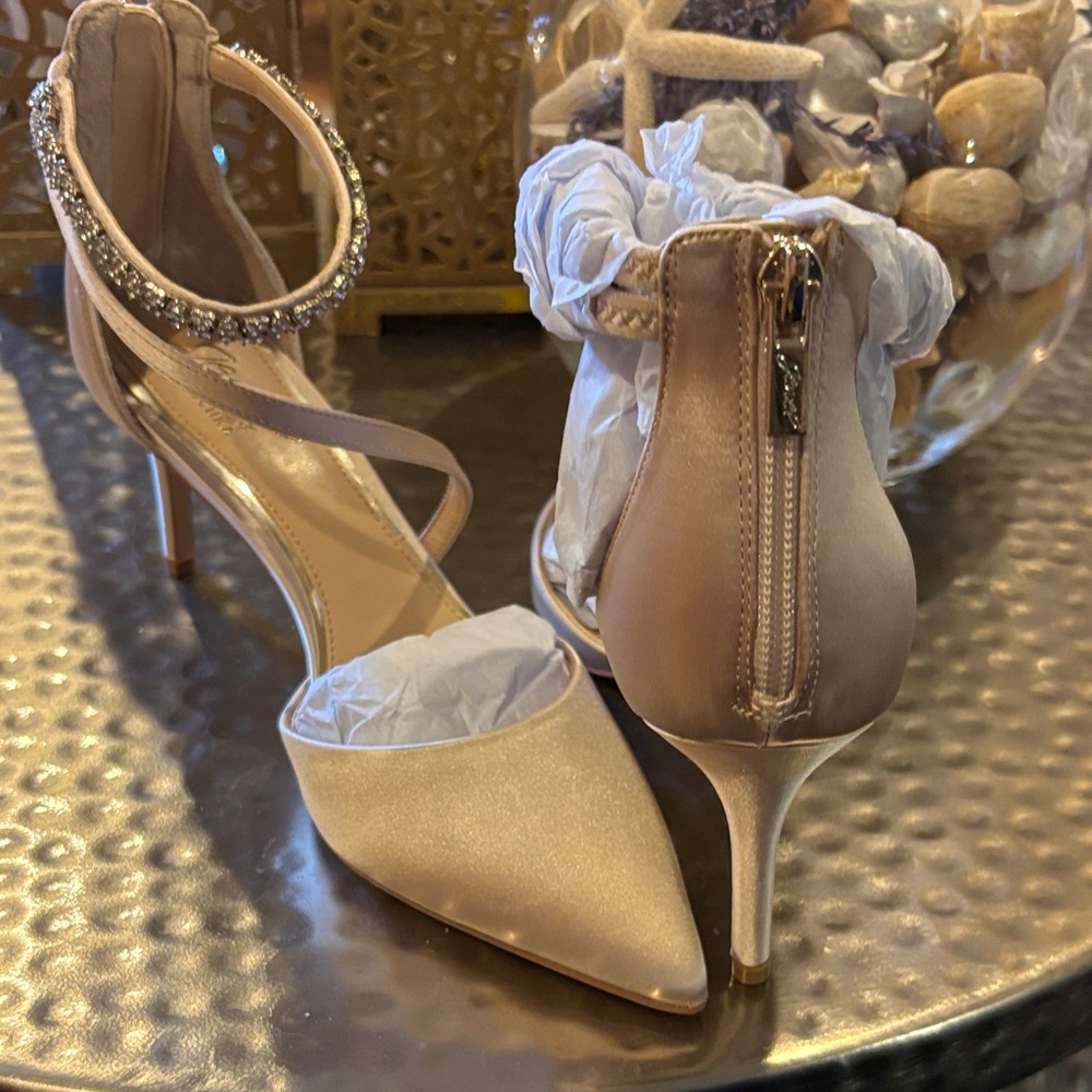 Jewel Badgley Mischka Champagne Embellished Heels size 6.5 Alaia style